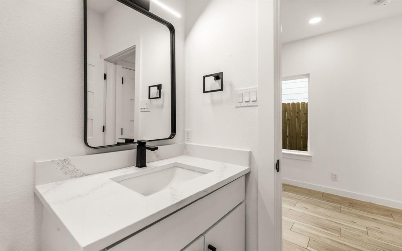 2232 Hooper Street, Dallas, TX 75215, 6 Bedrooms Bedrooms, ,5 BathroomsBathrooms,Residential Multi Family,For Sale,2232 Hooper Street,0,21221571