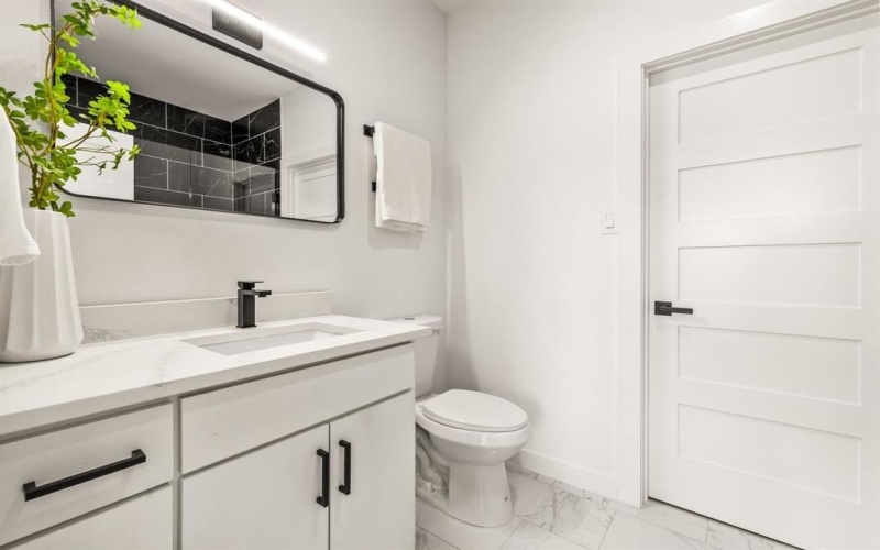 2232 Hooper Street, Dallas, TX 75215, 6 Bedrooms Bedrooms, ,5 BathroomsBathrooms,Residential Multi Family,For Sale,2232 Hooper Street,0,21221571