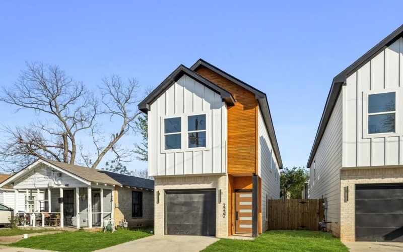 2232 Hooper Street, Dallas, TX 75215, 6 Bedrooms Bedrooms, ,5 BathroomsBathrooms,Residential Multi Family,For Sale,2232 Hooper Street,0,21221571