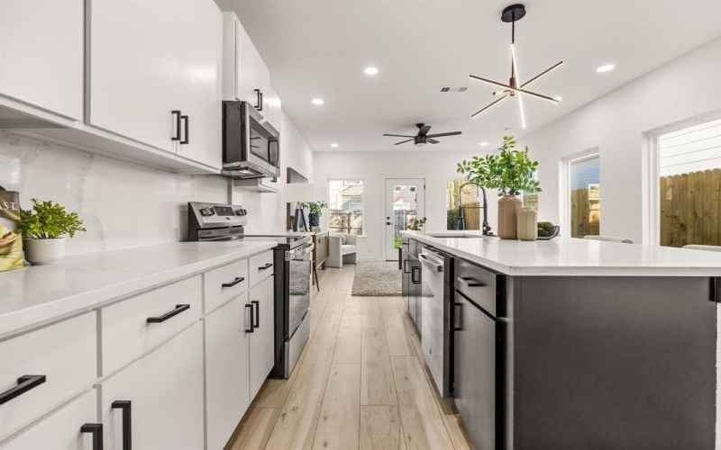 2232 Hooper Street, Dallas, TX 75215, 6 Bedrooms Bedrooms, ,5 BathroomsBathrooms,Residential Multi Family,For Sale,2232 Hooper Street,0,21221571