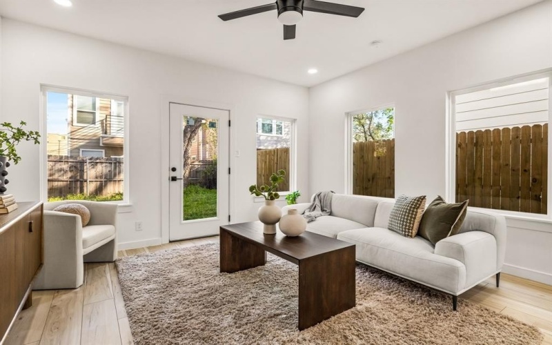 2232 Hooper Street, Dallas, TX 75215, 6 Bedrooms Bedrooms, ,5 BathroomsBathrooms,Residential Multi Family,For Sale,2232 Hooper Street,0,21221571