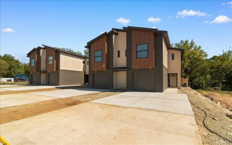 2644-46 Hutchinson Street, Fort Worth, TX 76106, 6 Bedrooms Bedrooms, ,6 BathroomsBathrooms,Residential Multi Family,For Sale,2644-46 Hutchinson Street,0,21221604