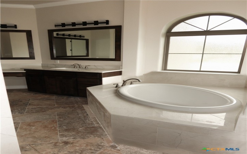 108 Lakeview Estates Drive, Belton, TX 76513, 3 Bedrooms Bedrooms, ,3 BathroomsBathrooms,Residential,For Sale,108 Lakeview Estates Drive,0,608637