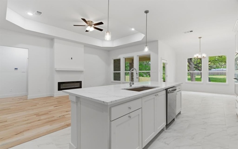 213 E Bullard Street, Weatherford, TX 76086, 4 Bedrooms Bedrooms, ,3 BathroomsBathrooms,Residential,For Sale,213 E Bullard Street,0,21174725