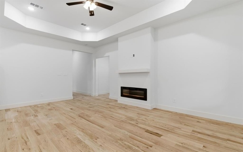 213 E Bullard Street, Weatherford, TX 76086, 4 Bedrooms Bedrooms, ,3 BathroomsBathrooms,Residential,For Sale,213 E Bullard Street,0,21174725