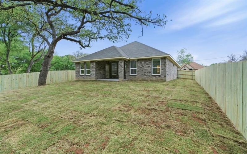 213 E Bullard Street, Weatherford, TX 76086, 4 Bedrooms Bedrooms, ,3 BathroomsBathrooms,Residential,For Sale,213 E Bullard Street,0,21174725