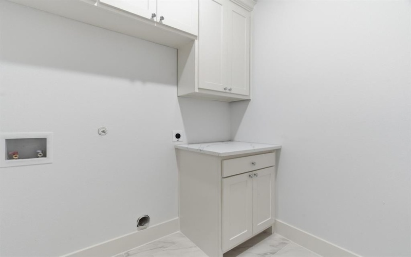 213 E Bullard Street, Weatherford, TX 76086, 4 Bedrooms Bedrooms, ,3 BathroomsBathrooms,Residential,For Sale,213 E Bullard Street,0,21174725