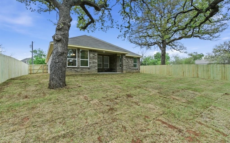 213 E Bullard Street, Weatherford, TX 76086, 4 Bedrooms Bedrooms, ,3 BathroomsBathrooms,Residential,For Sale,213 E Bullard Street,0,21174725