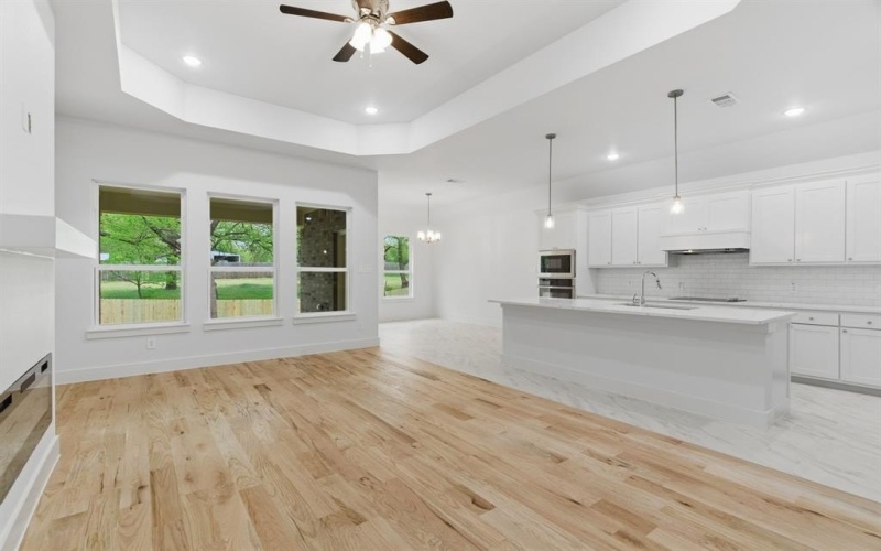 213 E Bullard Street, Weatherford, TX 76086, 4 Bedrooms Bedrooms, ,3 BathroomsBathrooms,Residential,For Sale,213 E Bullard Street,0,21174725