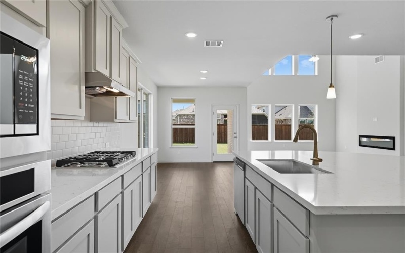 1308 Huntington Drive, Anna, TX 75409, 5 Bedrooms Bedrooms, ,3 BathroomsBathrooms,Residential,For Sale,1308 Huntington Drive,0,21222010