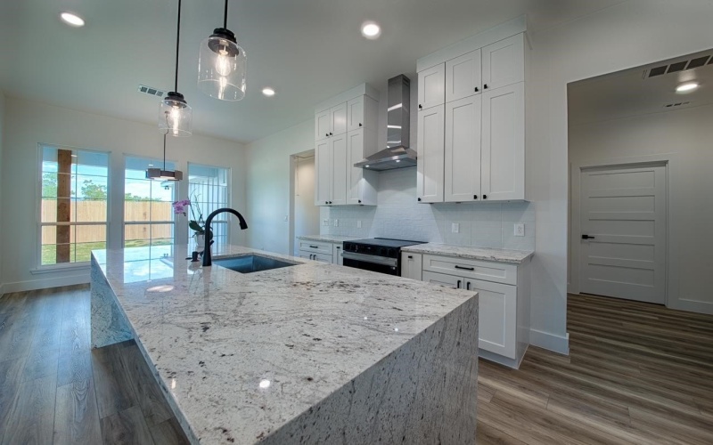 106 W Briar Drive, Granite Shoals, TX 78654, 3 Bedrooms Bedrooms, ,2 BathroomsBathrooms,Residential,For Sale,106 W Briar Drive,0,177266