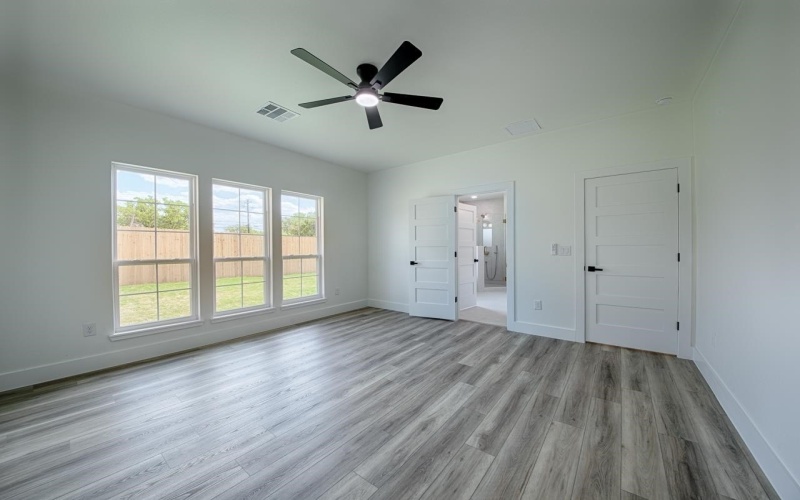 106 W Briar Drive, Granite Shoals, TX 78654, 3 Bedrooms Bedrooms, ,2 BathroomsBathrooms,Residential,For Sale,106 W Briar Drive,0,177266