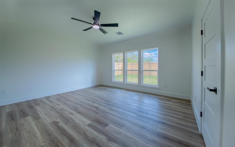 106 W Briar Drive, Granite Shoals, TX 78654, 3 Bedrooms Bedrooms, ,2 BathroomsBathrooms,Residential,For Sale,106 W Briar Drive,0,177266