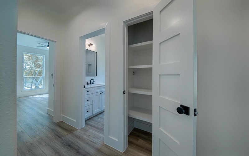 106 W Briar Drive, Granite Shoals, TX 78654, 3 Bedrooms Bedrooms, ,2 BathroomsBathrooms,Residential,For Sale,106 W Briar Drive,0,177266