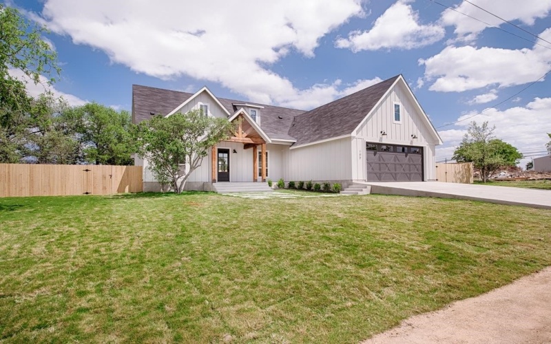 106 W Briar Drive, Granite Shoals, TX 78654, 3 Bedrooms Bedrooms, ,2 BathroomsBathrooms,Residential,For Sale,106 W Briar Drive,0,177266