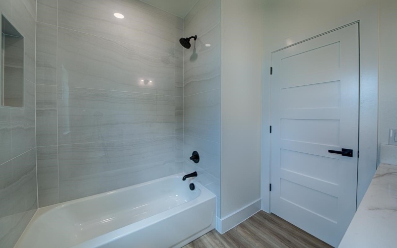 106 W Briar Drive, Granite Shoals, TX 78654, 3 Bedrooms Bedrooms, ,2 BathroomsBathrooms,Residential,For Sale,106 W Briar Drive,0,177266