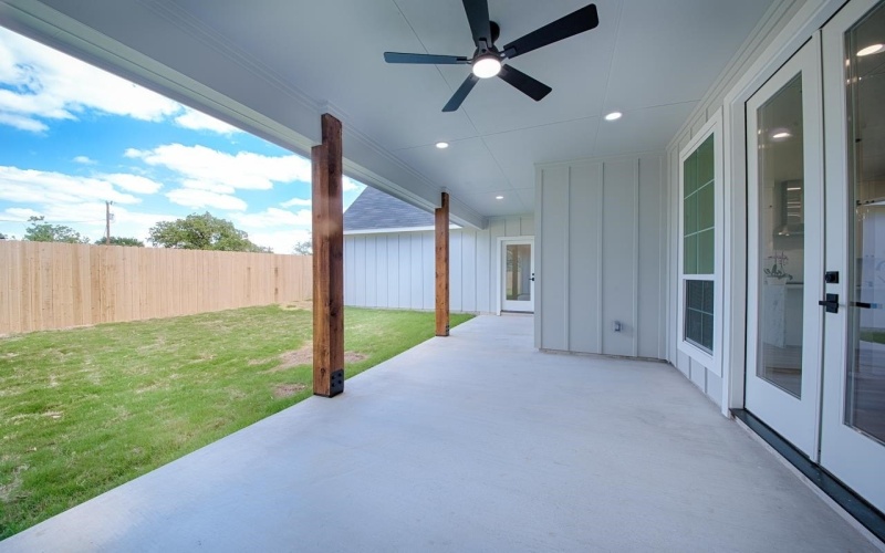 106 W Briar Drive, Granite Shoals, TX 78654, 3 Bedrooms Bedrooms, ,2 BathroomsBathrooms,Residential,For Sale,106 W Briar Drive,0,177266