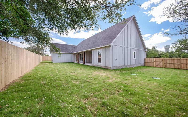 106 W Briar Drive, Granite Shoals, TX 78654, 3 Bedrooms Bedrooms, ,2 BathroomsBathrooms,Residential,For Sale,106 W Briar Drive,0,177266