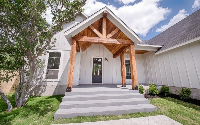 106 W Briar Drive, Granite Shoals, TX 78654, 3 Bedrooms Bedrooms, ,2 BathroomsBathrooms,Residential,For Sale,106 W Briar Drive,0,177266