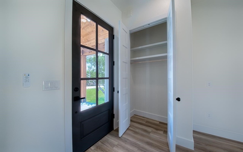 106 W Briar Drive, Granite Shoals, TX 78654, 3 Bedrooms Bedrooms, ,2 BathroomsBathrooms,Residential,For Sale,106 W Briar Drive,0,177266