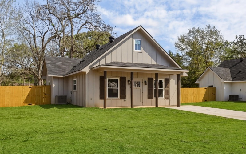 2656 Hendricks St, Gladewater, TX 75647, 2 Bedrooms Bedrooms, ,1 BathroomBathrooms,Residential,For Sale,2656 Hendricks St,0,20262197