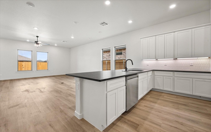 7012 16th Street, Lubbock, TX 79416, 3 Bedrooms Bedrooms, ,2 BathroomsBathrooms,Residential,For Sale,7012 16th Street,0,202604020