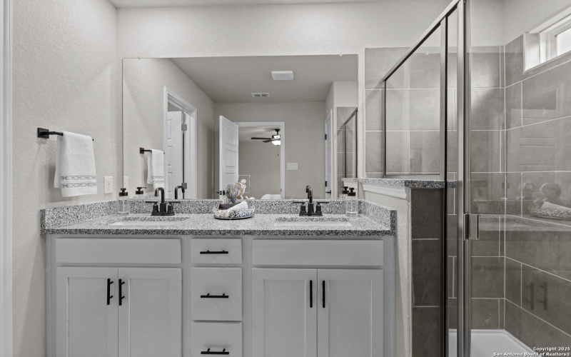 285 W Quill Dr Building 8, San Antonio, TX 78228, 3 Bedrooms Bedrooms, ,2 BathroomsBathrooms,Residential,For Sale,285 W Quill Dr Building 8,0,1884874