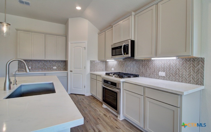 747 Navarro Street, New Braunfels, TX 78132, 4 Bedrooms Bedrooms, ,3 BathroomsBathrooms,Residential,For Sale,747 Navarro Street,0,608889