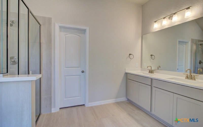 747 Navarro Street, New Braunfels, TX 78132, 4 Bedrooms Bedrooms, ,3 BathroomsBathrooms,Residential,For Sale,747 Navarro Street,0,608889