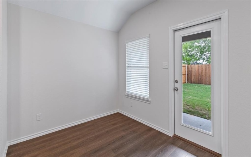 901 Barton Drive, Ennis, TX 75119, 4 Bedrooms Bedrooms, ,2 BathroomsBathrooms,Residential,For Sale,901 Barton Drive,0,21220941