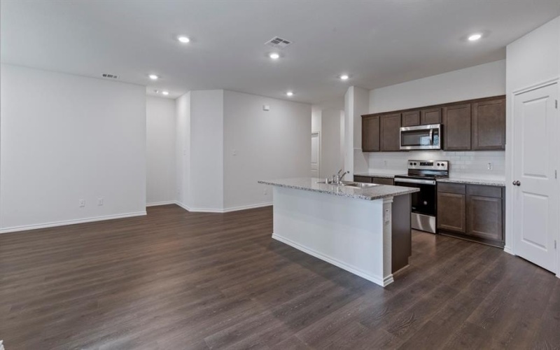 901 Barton Drive, Ennis, TX 75119, 4 Bedrooms Bedrooms, ,2 BathroomsBathrooms,Residential,For Sale,901 Barton Drive,0,21220941