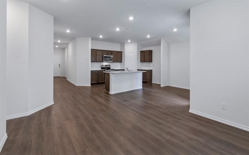 901 Barton Drive, Ennis, TX 75119, 4 Bedrooms Bedrooms, ,2 BathroomsBathrooms,Residential,For Sale,901 Barton Drive,0,21220941