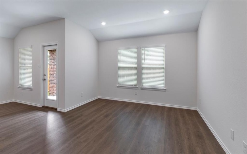 901 Barton Drive, Ennis, TX 75119, 4 Bedrooms Bedrooms, ,2 BathroomsBathrooms,Residential,For Sale,901 Barton Drive,0,21220941