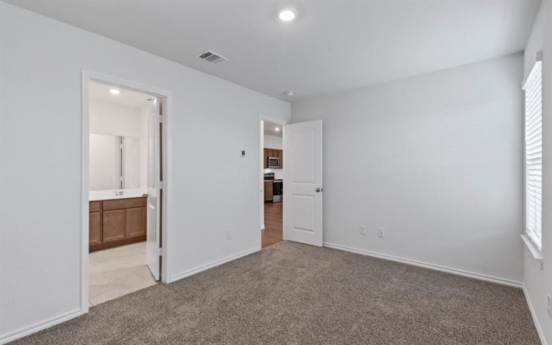 901 Barton Drive, Ennis, TX 75119, 4 Bedrooms Bedrooms, ,2 BathroomsBathrooms,Residential,For Sale,901 Barton Drive,0,21220941