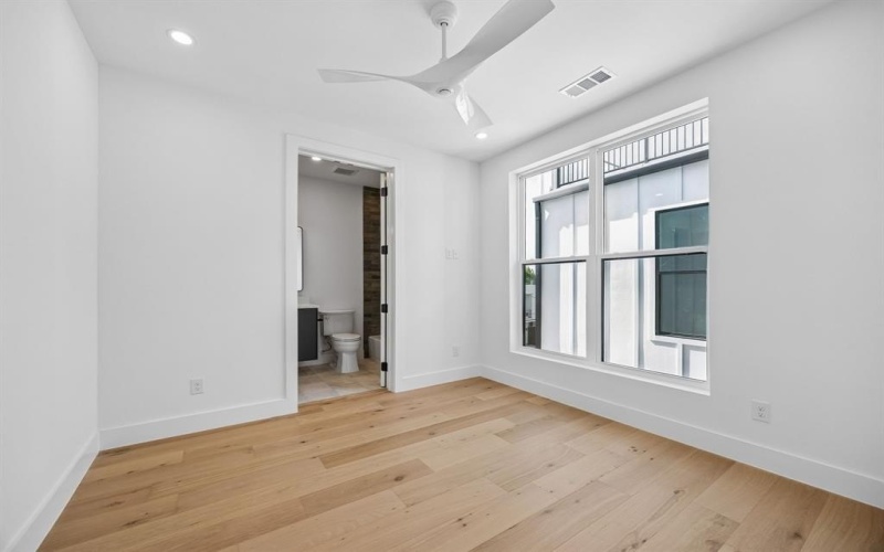 4719 Manett Street, Dallas, TX 75204, 10 Bedrooms Bedrooms, ,8 BathroomsBathrooms,Residential Multi Family,For Sale,4719 Manett Street,0,21221376