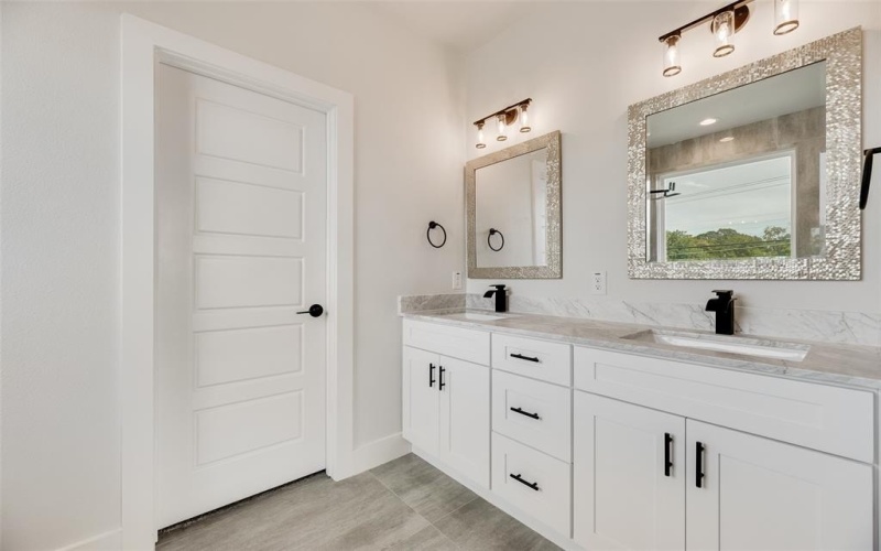 2326-2330 Fairfax, Irving, TX 75060, ,Residential Multi Family,En Venta,2326-2330 Fairfax,0,21222381