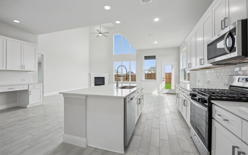 1607 Vista Grande Drive, Forney, TX 75126, 4 Bedrooms Bedrooms, ,5 BathroomsBathrooms,Residential,For Sale,1607 Vista Grande Drive,0,21222670