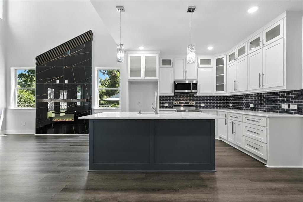 810 Euclid Street, Cleburne, TX 76033, 4 Bedrooms Bedrooms, ,3 BathroomsBathrooms,Residential,For Sale,810 Euclid Street,0,21222844