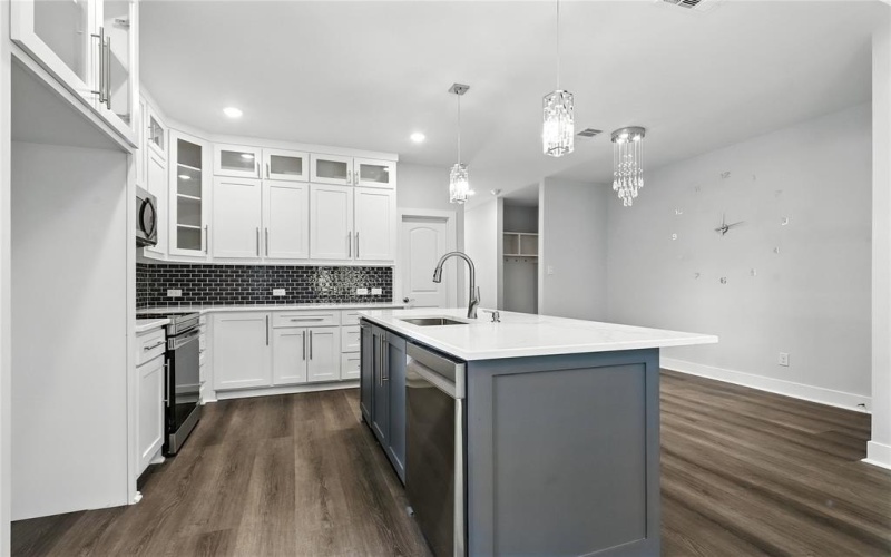 810 Euclid Street, Cleburne, TX 76033, 4 Bedrooms Bedrooms, ,3 BathroomsBathrooms,Residential,For Sale,810 Euclid Street,0,21222844