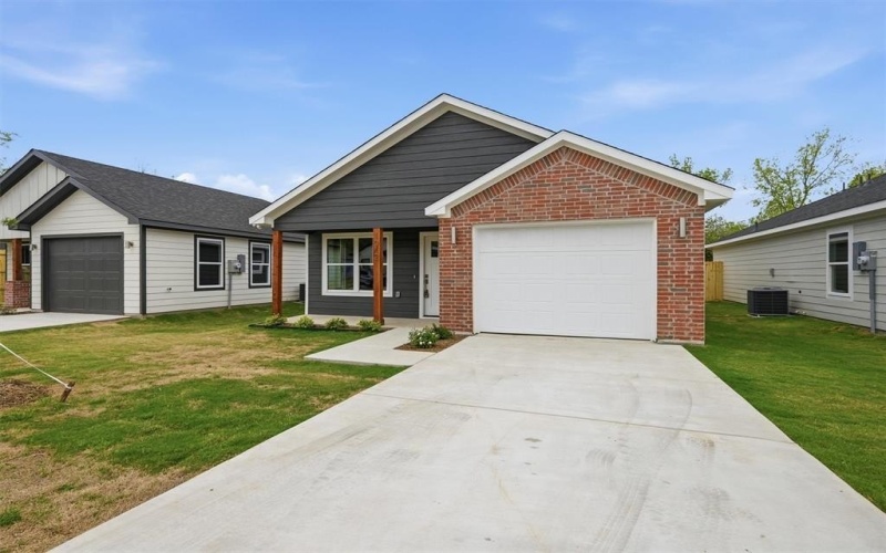 1004 S. First Street, Sherman, TX 75090, 8 Bedrooms Bedrooms, ,8 BathroomsBathrooms,Residential Multi Family,For Sale,1004 S. First Street,0,21222912