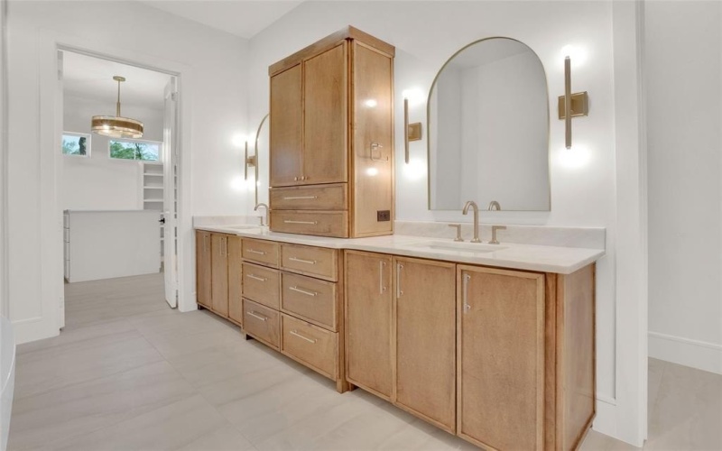 1839 Sentinel Way, Tyler, TX 75703, 5 Habitaciones Habitaciones , ,3 BañosBaños,Residential,En Venta,1839 Sentinel Way,0,21223064