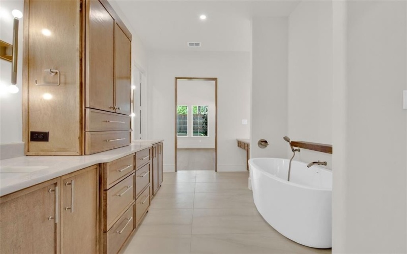 1839 Sentinel Way, Tyler, TX 75703, 5 Habitaciones Habitaciones , ,3 BañosBaños,Residential,En Venta,1839 Sentinel Way,0,21223064