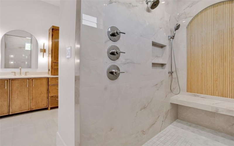 1839 Sentinel Way, Tyler, TX 75703, 5 Habitaciones Habitaciones , ,3 BañosBaños,Residential,En Venta,1839 Sentinel Way,0,21223064