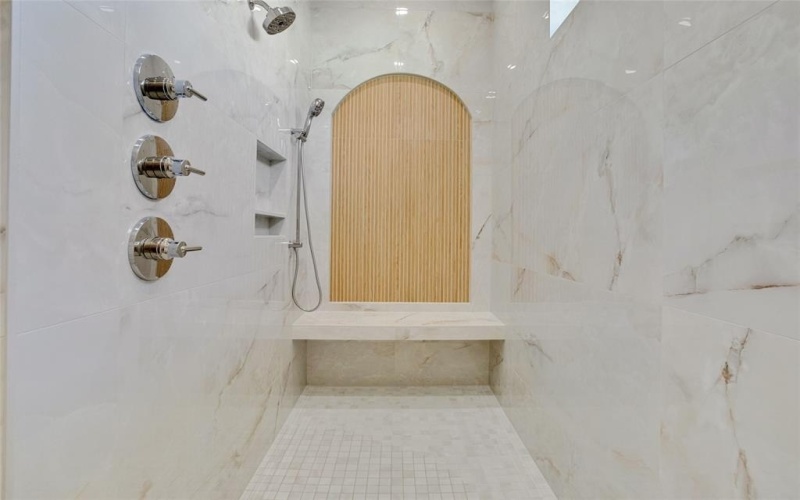 1839 Sentinel Way, Tyler, TX 75703, 5 Habitaciones Habitaciones , ,3 BañosBaños,Residential,En Venta,1839 Sentinel Way,0,21223064