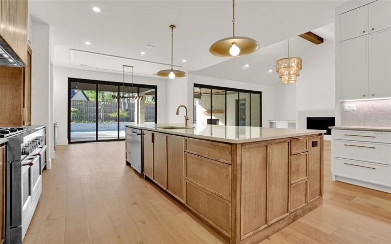 1839 Sentinel Way, Tyler, TX 75703, 5 Habitaciones Habitaciones , ,3 BañosBaños,Residential,En Venta,1839 Sentinel Way,0,21223064