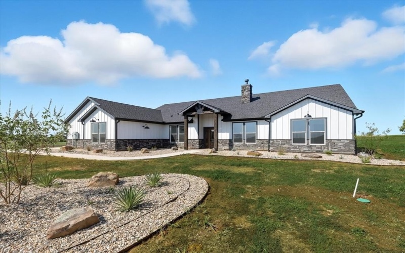 835 Club Lake Road, Whitesboro, TX 76273, 4 Bedrooms Bedrooms, ,2 BathroomsBathrooms,Residential,For Sale,835 Club Lake Road,0,21223097