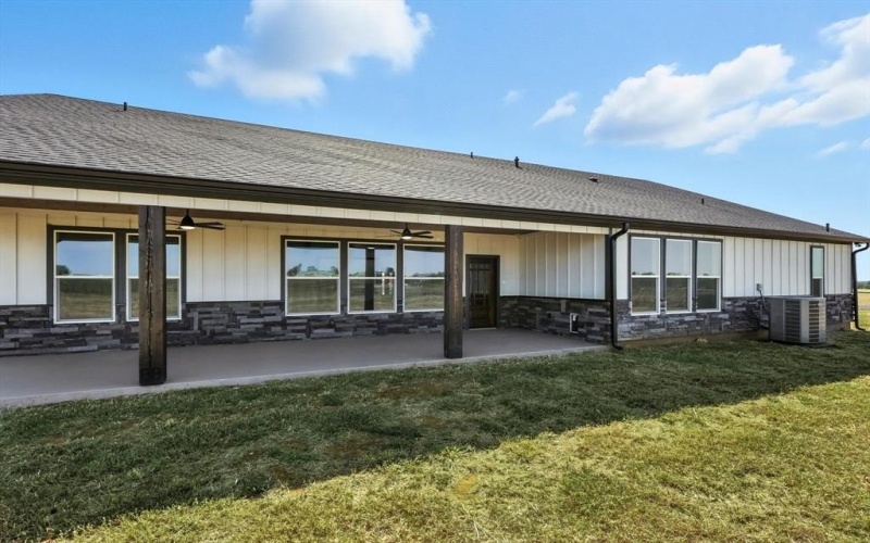 835 Club Lake Road, Whitesboro, TX 76273, 4 Bedrooms Bedrooms, ,2 BathroomsBathrooms,Residential,For Sale,835 Club Lake Road,0,21223097