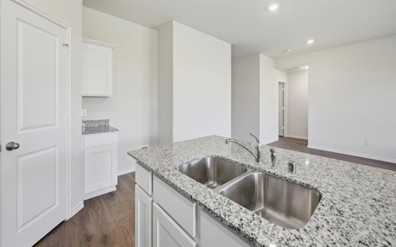 2076 Bobby Ashcraft Drive, Lindale, TX 75771, 3 Bedrooms Bedrooms, ,2 BathroomsBathrooms,Residential,For Sale,2076 Bobby Ashcraft Drive,0,21223215