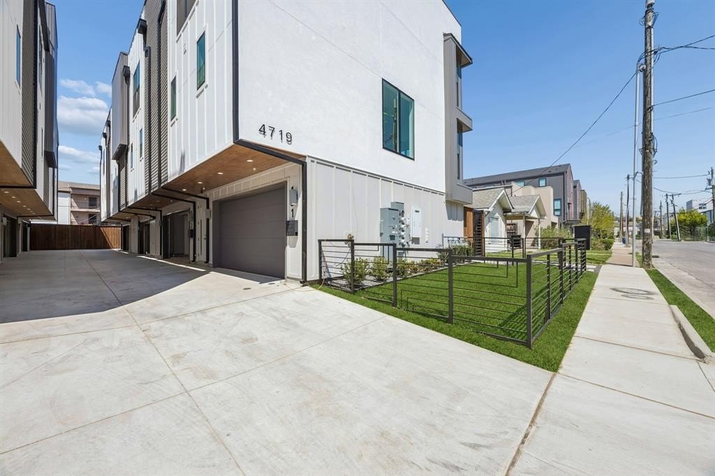 4719 Manett Street #101, Dallas, TX 75204, 3 Bedrooms Bedrooms, ,3 BathroomsBathrooms,Residential,For Sale,4719 Manett Street,0,21223286