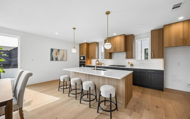 4719 Manett Street #101, Dallas, TX 75204, 3 Bedrooms Bedrooms, ,3 BathroomsBathrooms,Residential,For Sale,4719 Manett Street,0,21223286